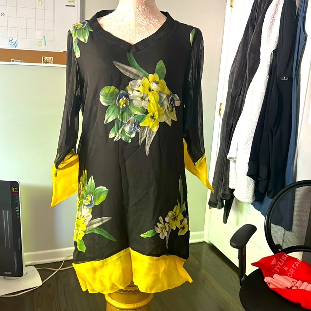 Black kurta from Pakistan in seize small (brand new)